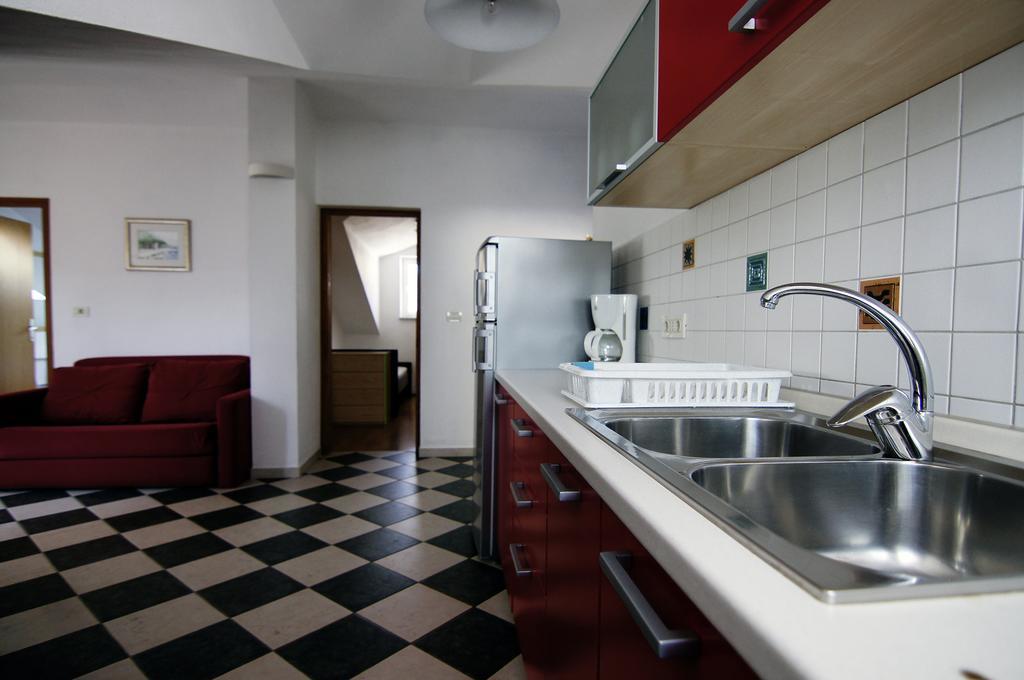 Apartments Ida Црес Экстерьер фото